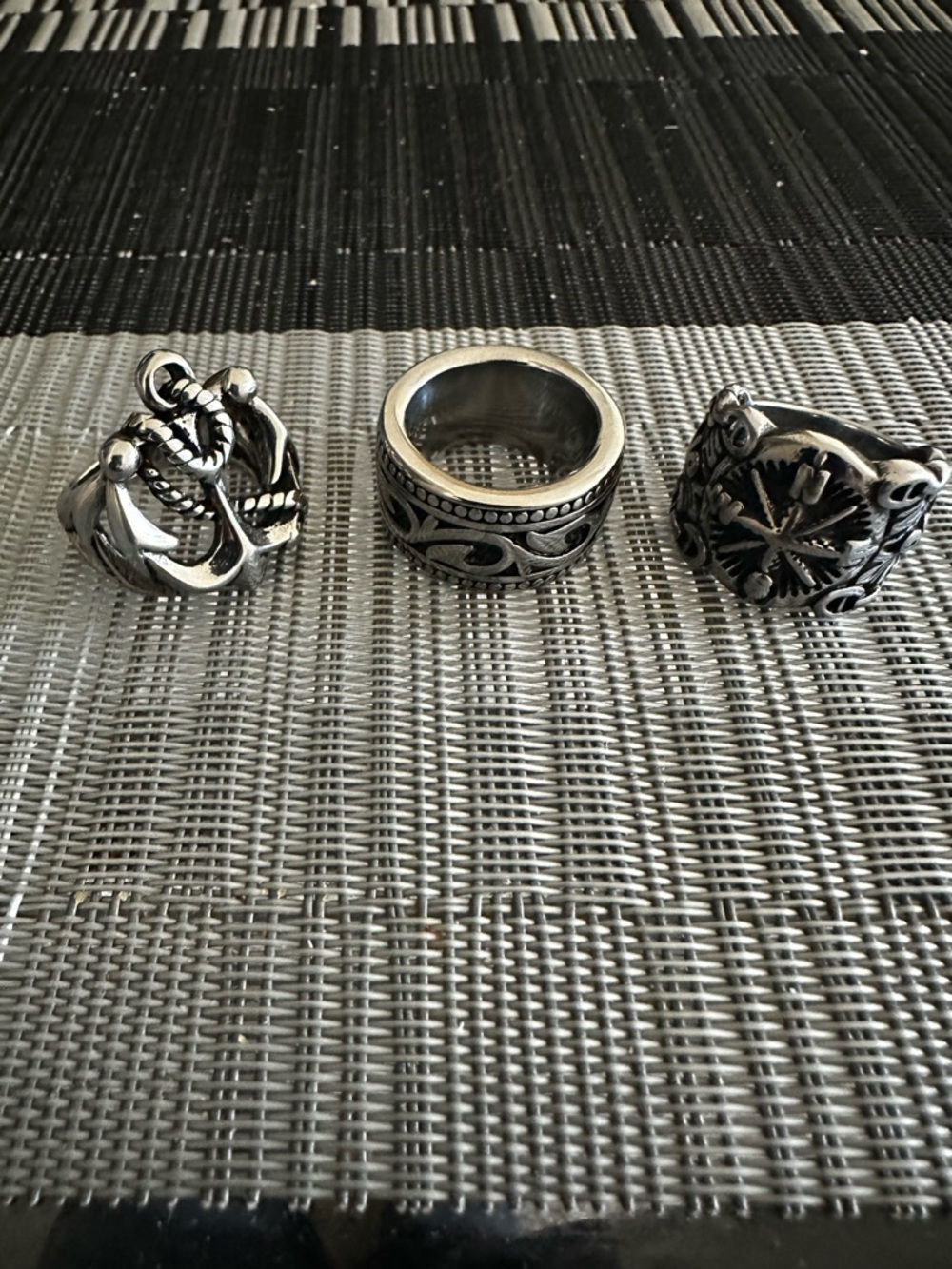 LOLIAS Sterling Silver Men's Anchor and Patterned Statement Ring Set - Silver